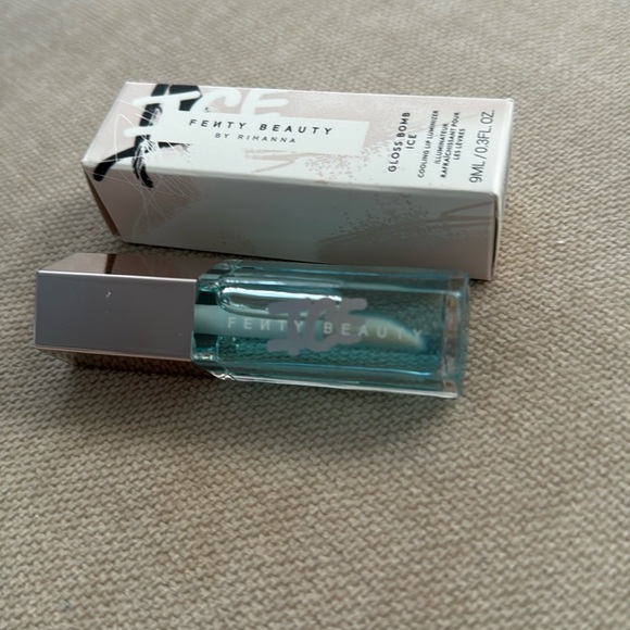 NIB Fenty Beauty by Rihanna Gloss Bomb Ice lip gloss Cold Heart’d - Picture 1 of 3
